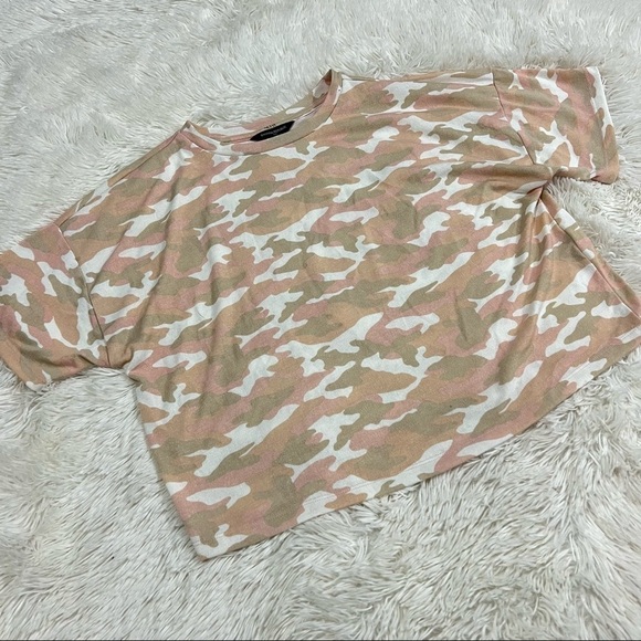 Banana Republic pink & tan Camo Luxspun cropped shirt size XS NWT - Picture 2 of 9